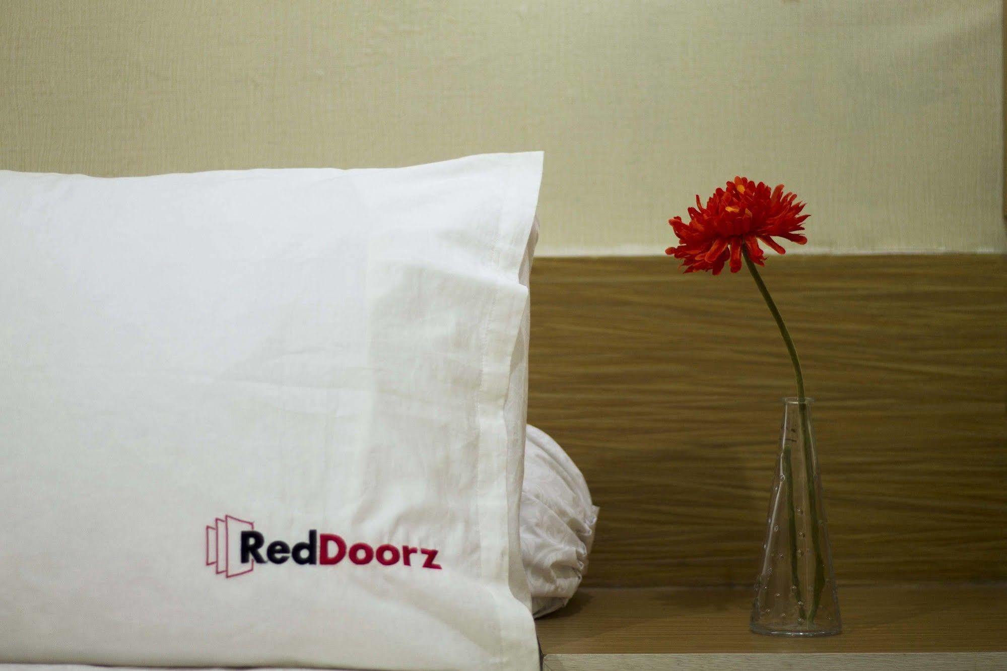 Reddoorz @ Cipete Hotel Jakarta Buitenkant foto